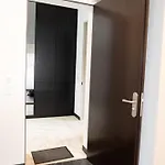 Luxus-appartments Neben Rhein & Reben شقة *