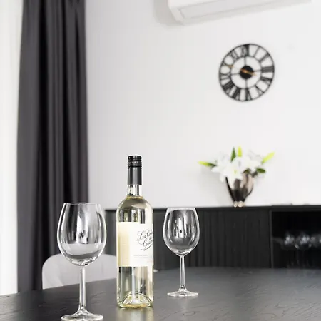 Luxus-appartments Neben Rhein & Reben 莱茵河畔的巴特霍内夫